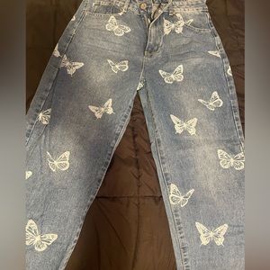 Blue Savvy, size 9/29, butteyfly pattern